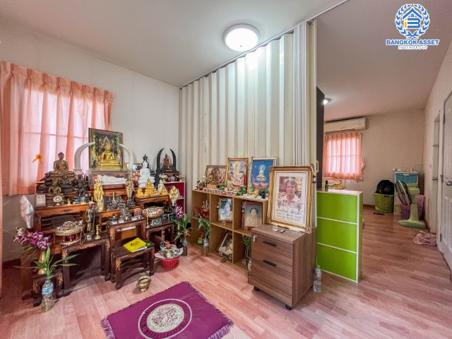 บ้านเดี่ยวมือสองย่านนนทบุรี ม.ภัสสร14 บางใหญ่ #หลังมุม เนื้อที่กว้างขวางมากถึง 64 ตร.ว. ฟังก์ชัน 4 ห้องนอน 2 ห้องน้ำ 2 ที่จอดรถ บ้านสภาพดี แถมฟรี! 4 เครื่องปรับอากาศ, 1 เครื่องทำน้ำอุ่น บนทำเลศักยภาพ ใกล้เซ็นทรัลเวสต์เกต, รถไฟฟ้าสายสีม่วง "สถานีตลาดบางใหญ่" และทางด่วน...